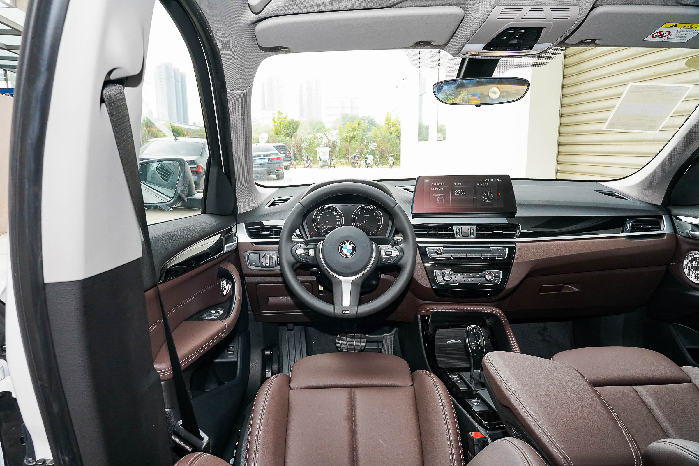 宝马x12019款xdrive20li尊享型,宝马x12020款xdrive25li领先型