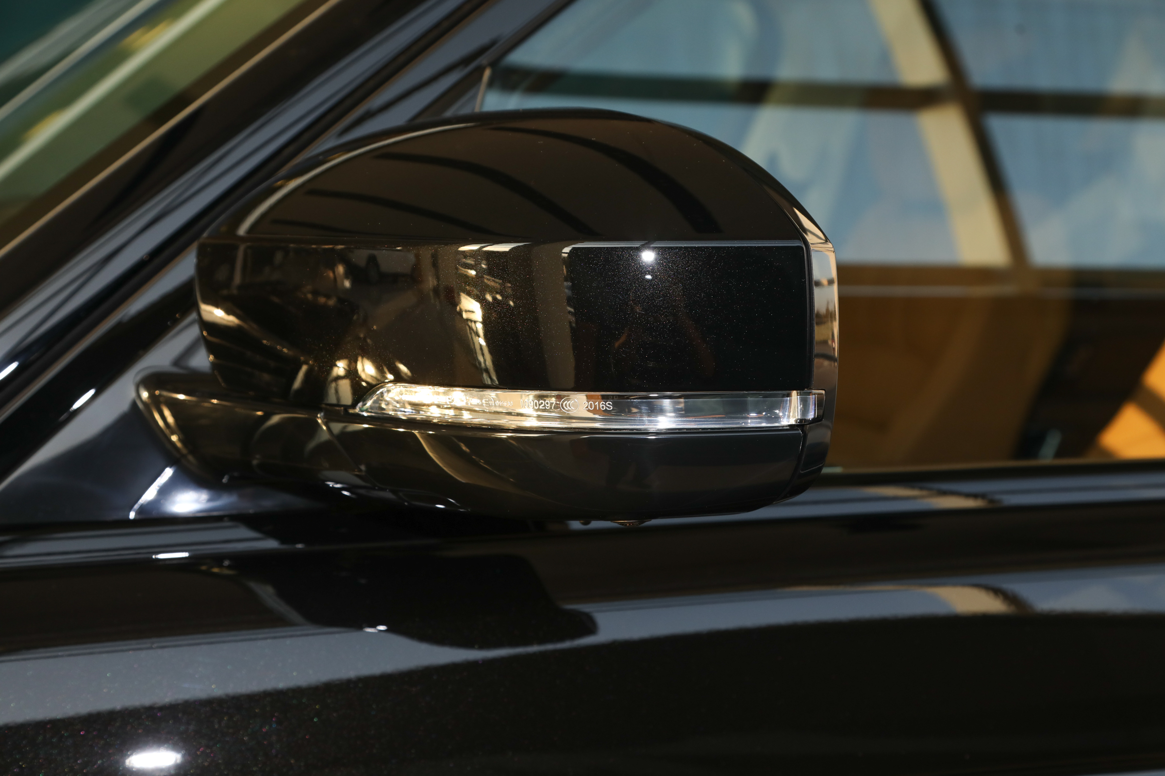 路虎揽胜倒车影像画面延迟,路虎揽胜加长倒车影像不显示