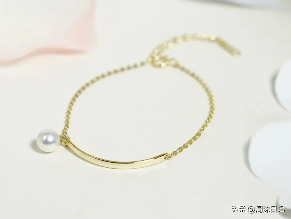 戴什么珍珠最有气质,什么气质适合戴珍珠耳钉