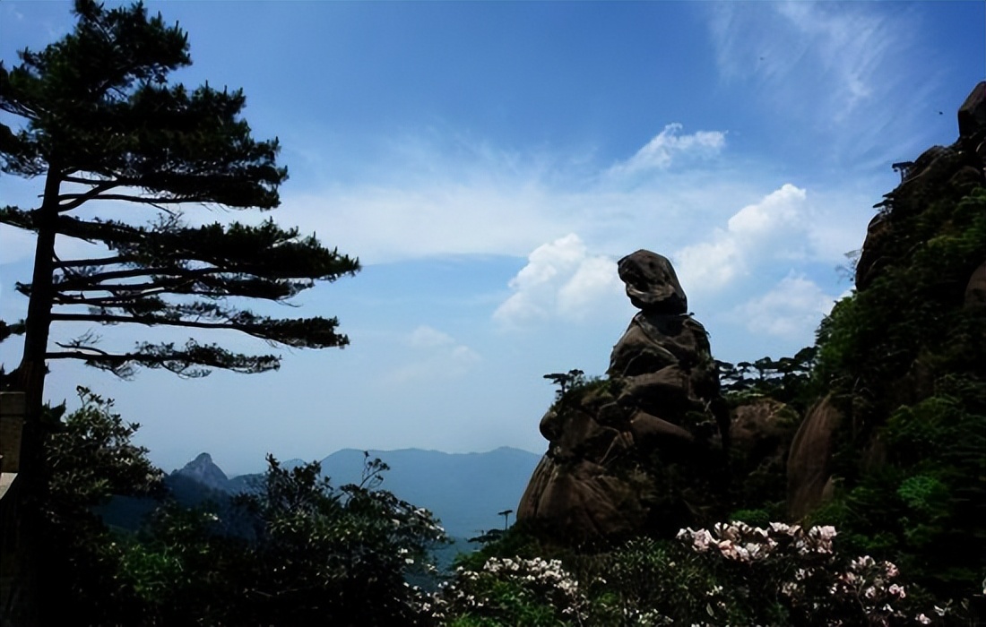 国内最值得爬的十座名山,一生必爬的三座名山