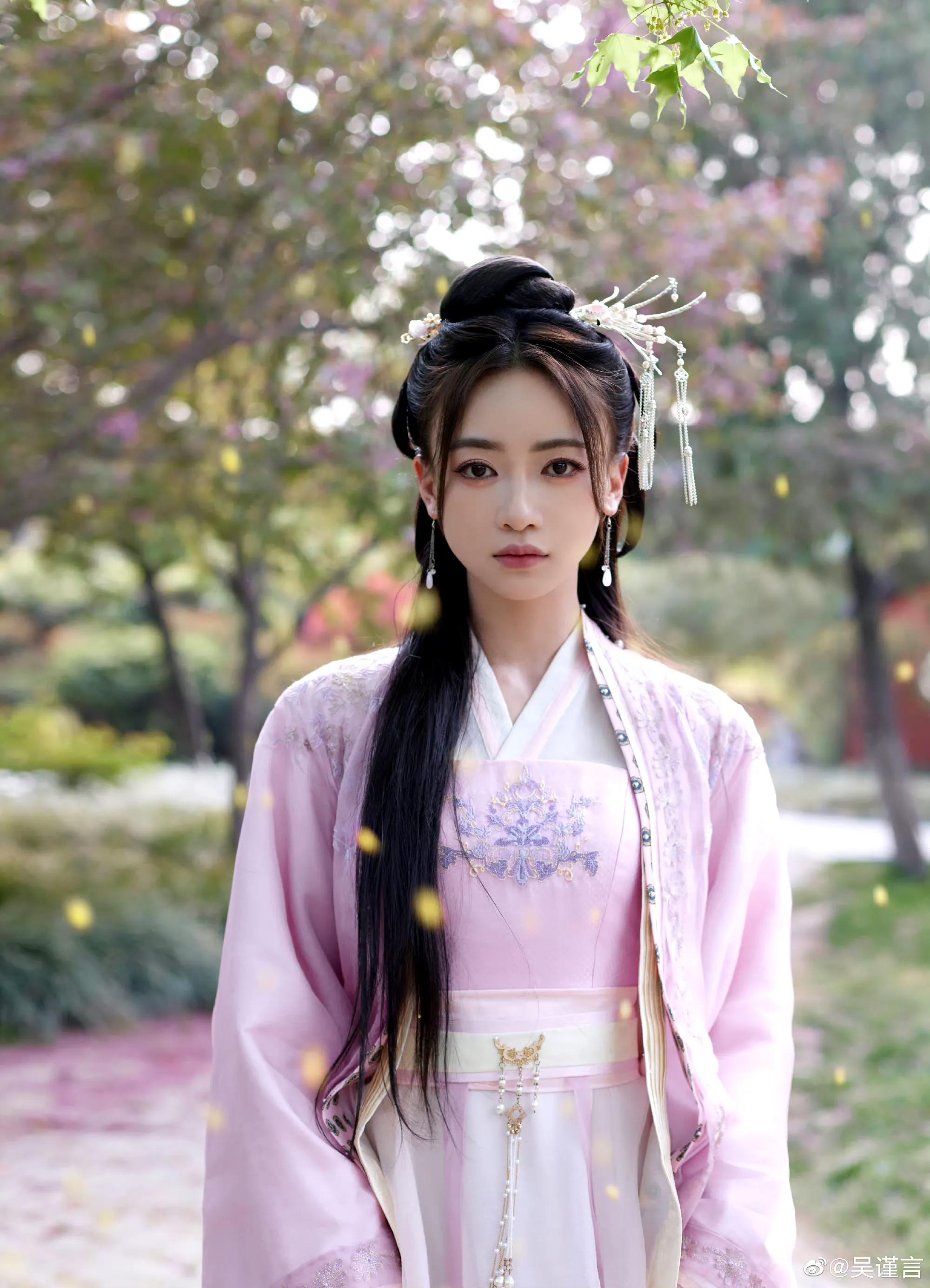 吴谨言汉服开封,吴谨言古装图推荐