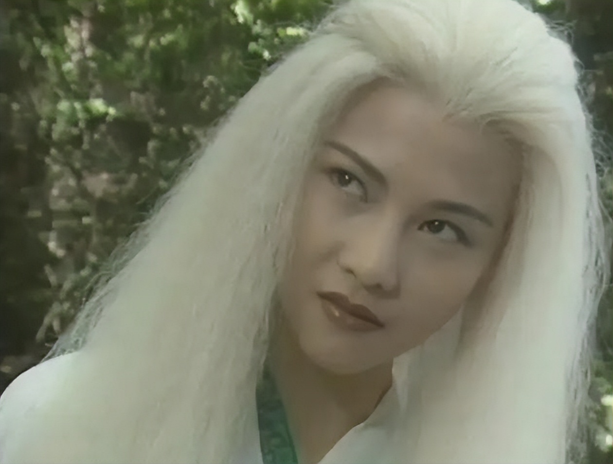 练霓裳一夜白发几个版本,练霓裳扮演玉罗刹