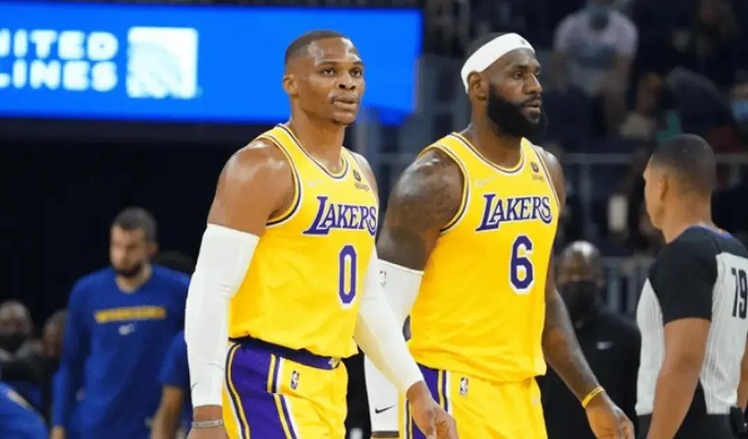 詹姆斯闯入nba十大助攻王行列,纳什马克杰克逊