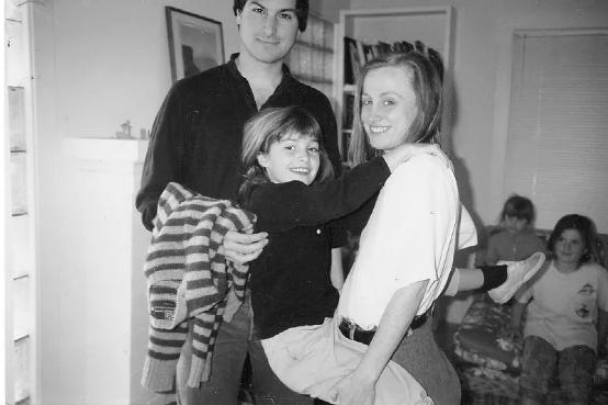 乔布斯的出生背景,乔布斯从小被父母抛弃