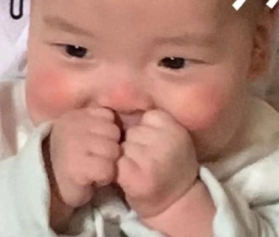 警察过肩摔制服毒贩,民警过肩摔毒贩