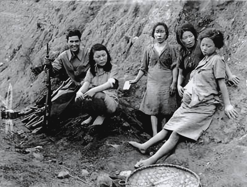 日军日记：*安妇慰**不服从管教，我很愤怒，用*刀刺**插入她的*体下**