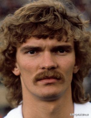 拿过大力神杯的球队有哪些,哪些足球明星拿过大力神杯