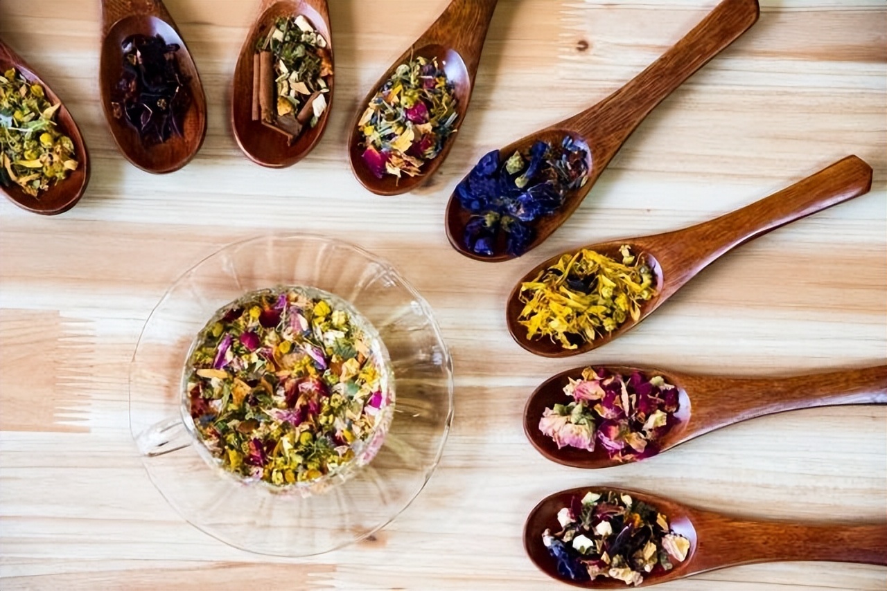 普洱茶纯料和拼配的区别,普洱茶混采和纯料的区别