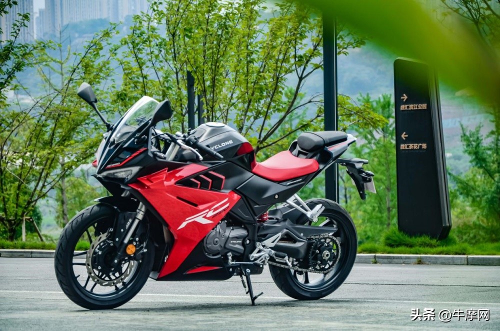 入门仿赛推荐1-2万双缸,赛科龙rc250仿赛震动大吗