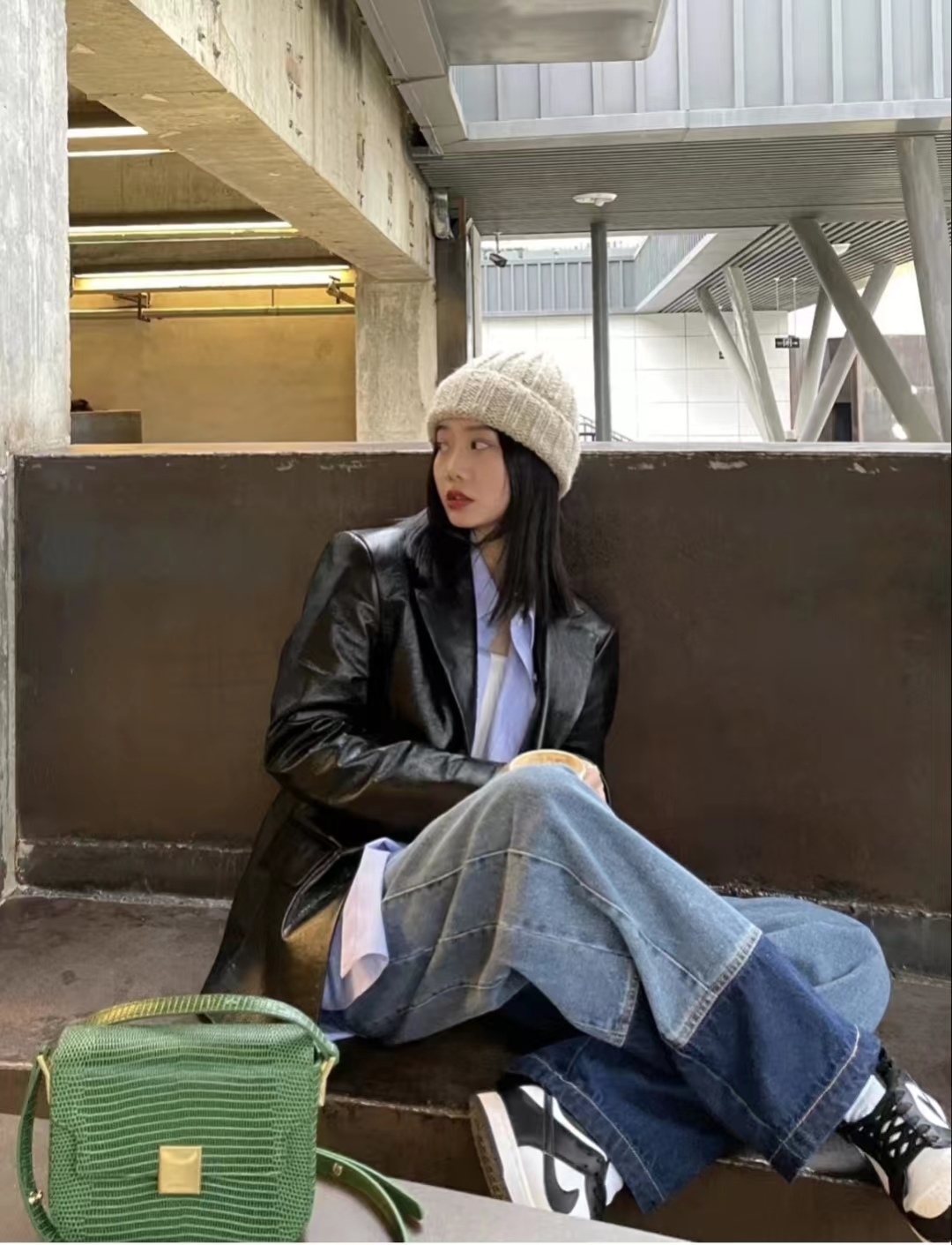 黑色皮衣套装甜酷风,皮衣复古风穿搭