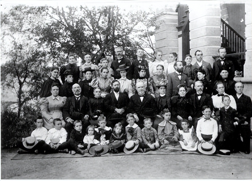 鐭ユ槑琛岀瑑绂忓缓甯堣寖澶у,鐭ユ槑琛岀瑑绔嬭瘹鑷村箍鍝釜瀛︽牎