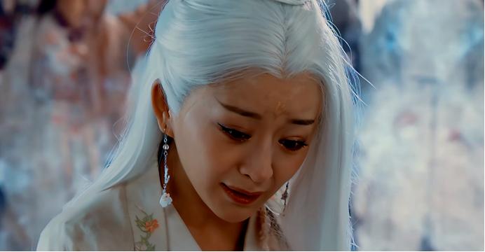 43岁还在演纯情少年？糊了的“花弄影”，为何沦为烂片主角？