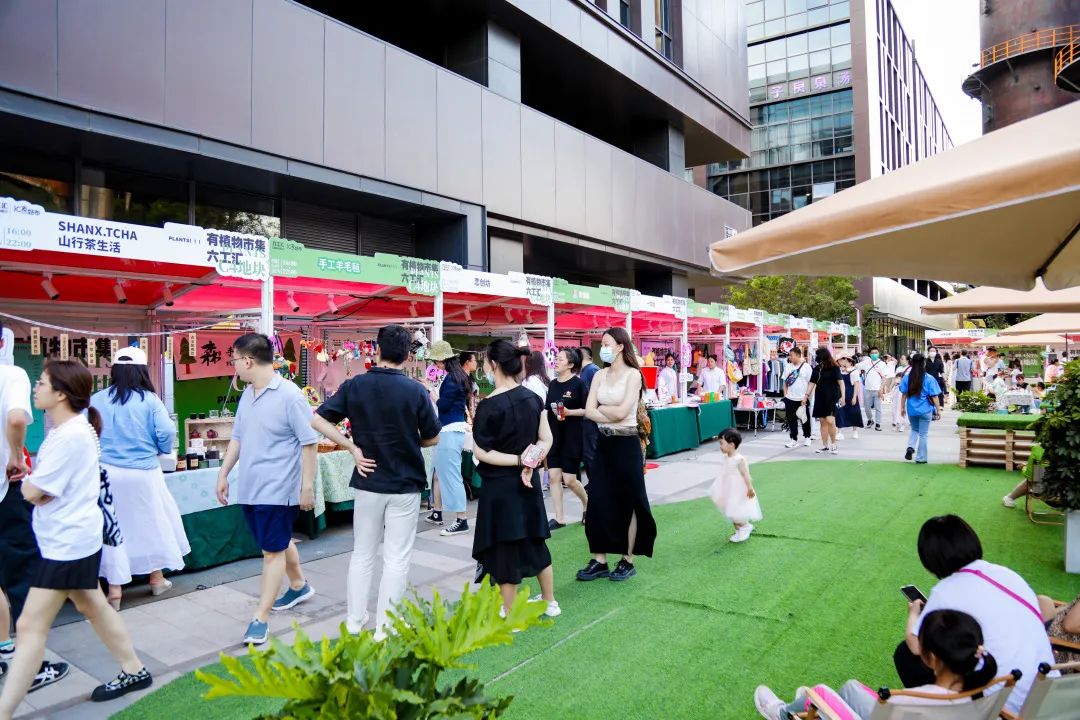 是次元壁破了还是穿越时空？在这里可以沉浸式逛展看漫画！