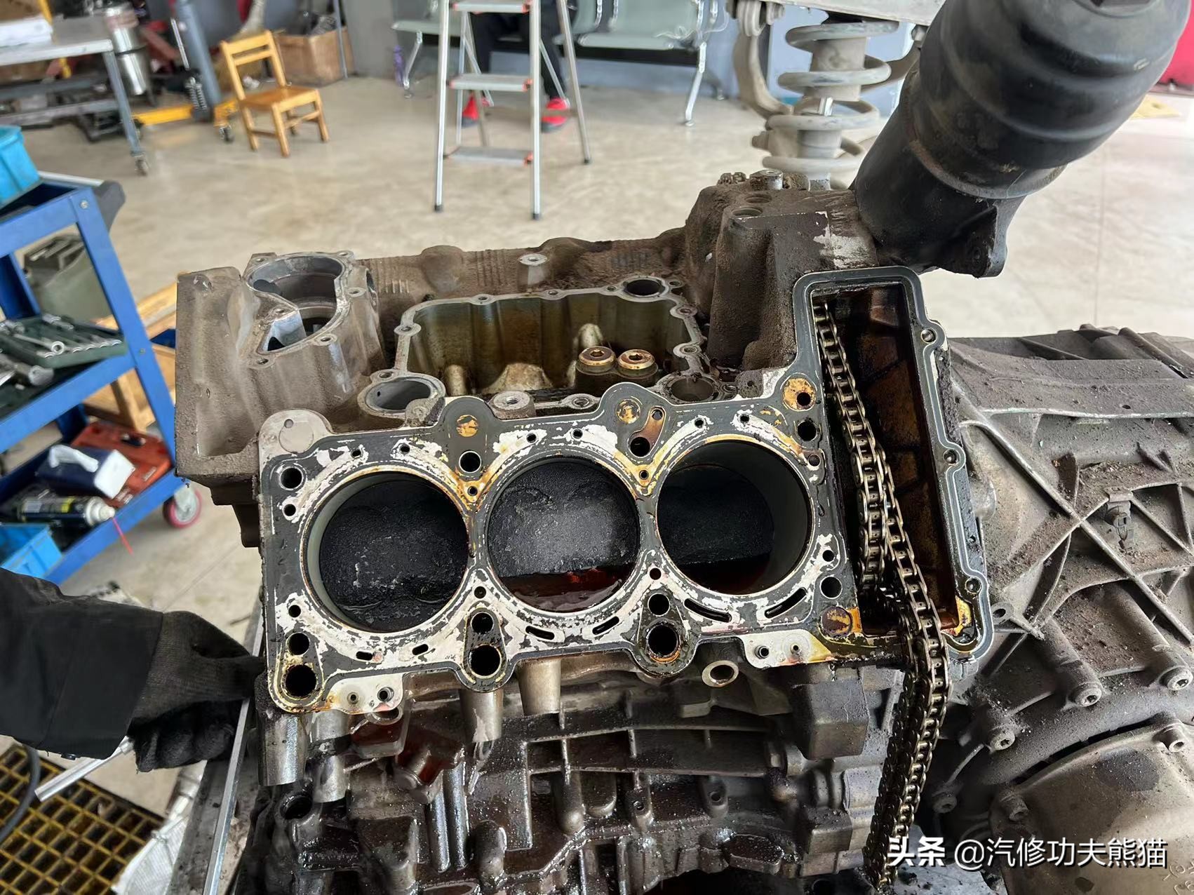 奥迪a6五百块钱,奥迪a65000公里烧一升机油维修