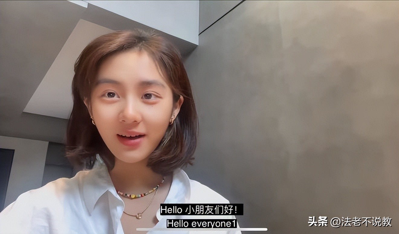 秀上围、露*裤底**，女星二代们，在“衣不蔽体”的道路上越陷越深了