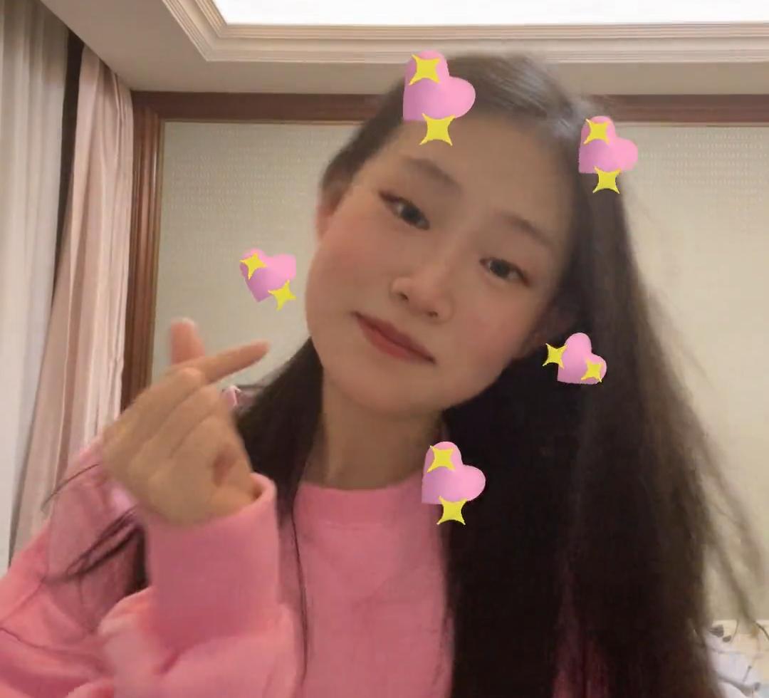 小沈阳15岁女儿近照样貌大变,小沈阳15岁女儿晒视频近照