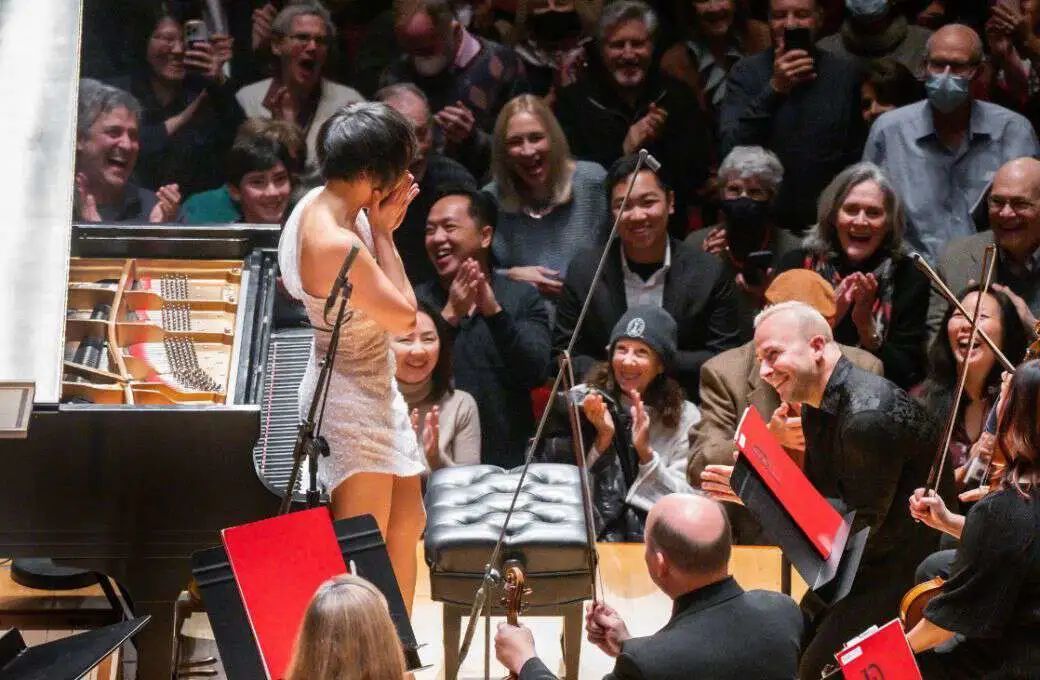 中国钢琴女魔王穿短裙演奏被嘲不雅？！霸气回怼：我只是在做自己