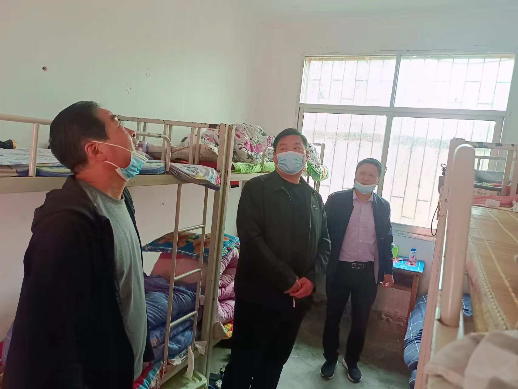 县领导深入潘家湾镇开展专题调研,县领导赴官桥镇开展调研走访活动