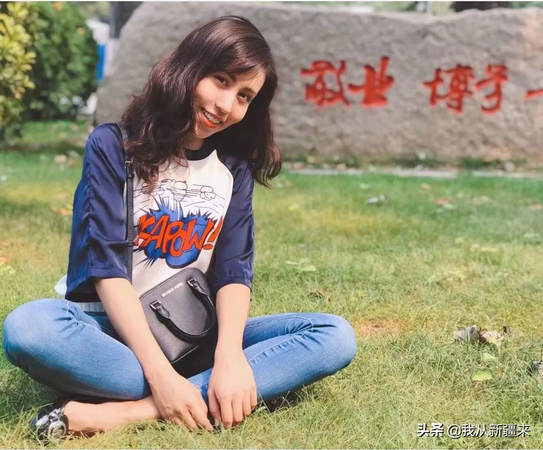 艾丽菲拉丨西域女孩与“西城男孩”的《平凡之路》