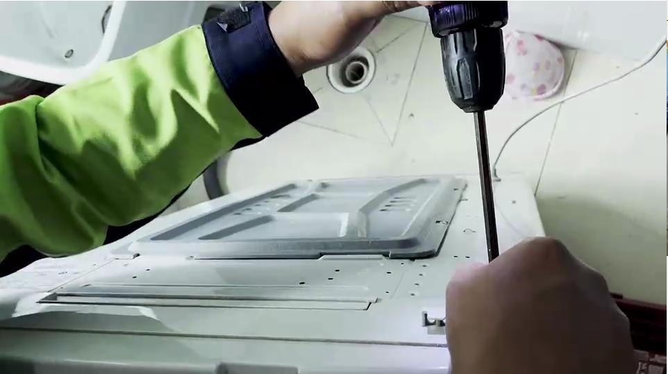 小天鹅波轮洗衣机内筒清洗视频,清洗小天鹅波轮洗衣机内桶视频