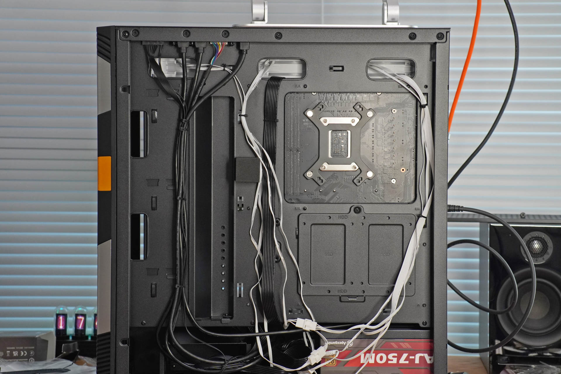 显卡局势不明朗的情况下，购入Z690和盖亚机箱，装机全新12代平台