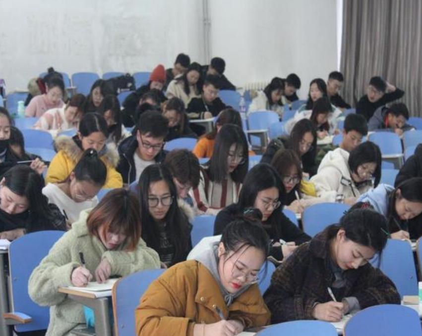 报考这五种专业就业不用愁,专科生最吃香的六大铁饭碗专业