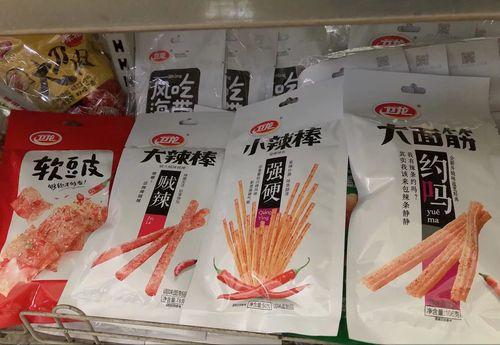 卫龙辣条包装被指涉低俗营销评论,卫龙辣条包装引质疑官方