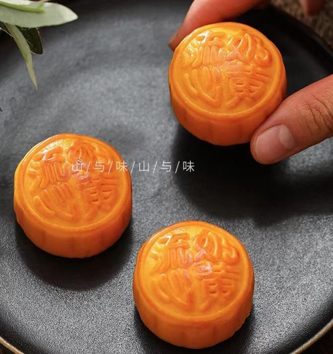 美食推荐最新爆款月饼,中秋超级推荐好吃的月饼