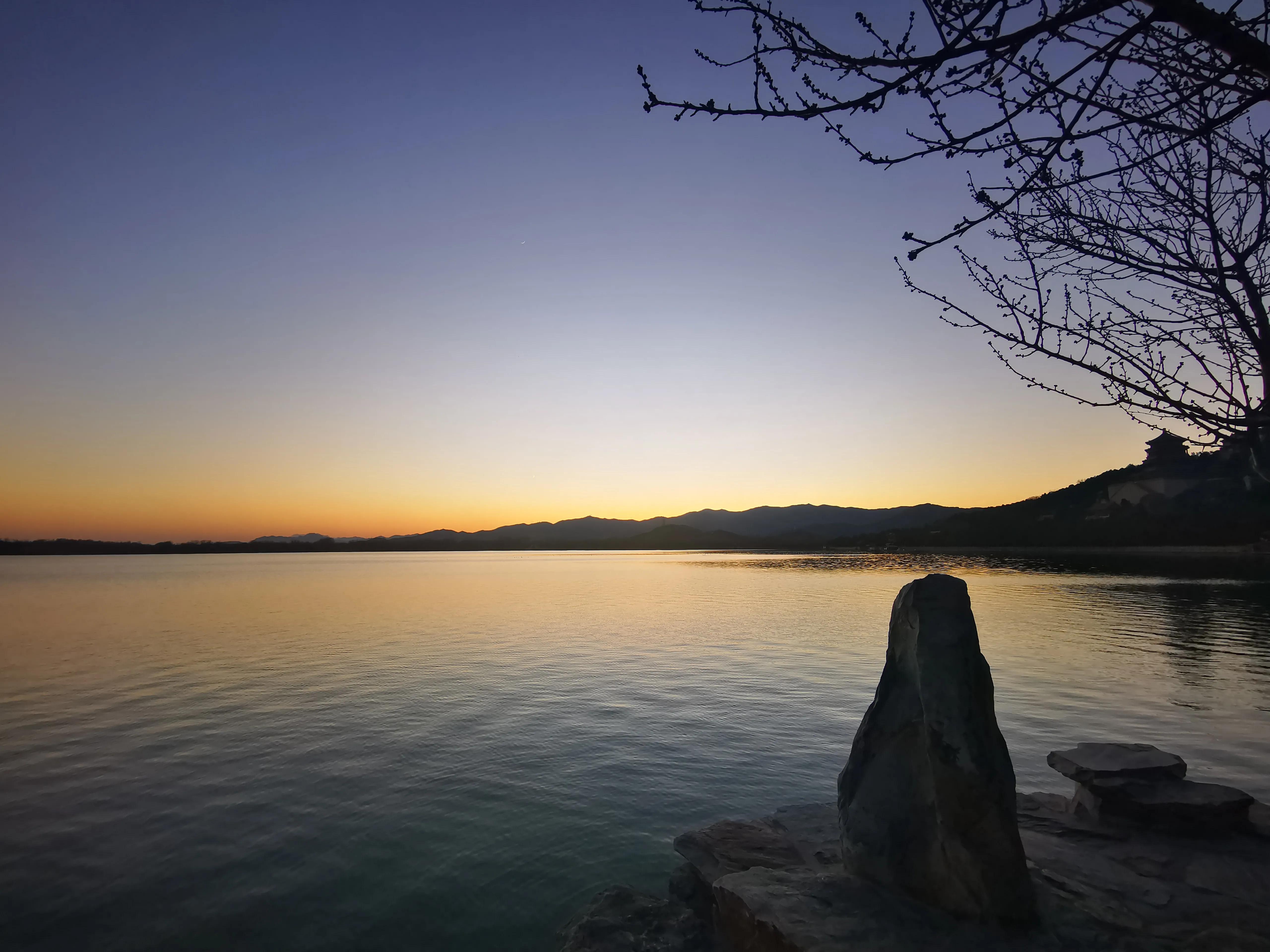 昆明湖上落日落下,北京颐和园昆明湖落日视频