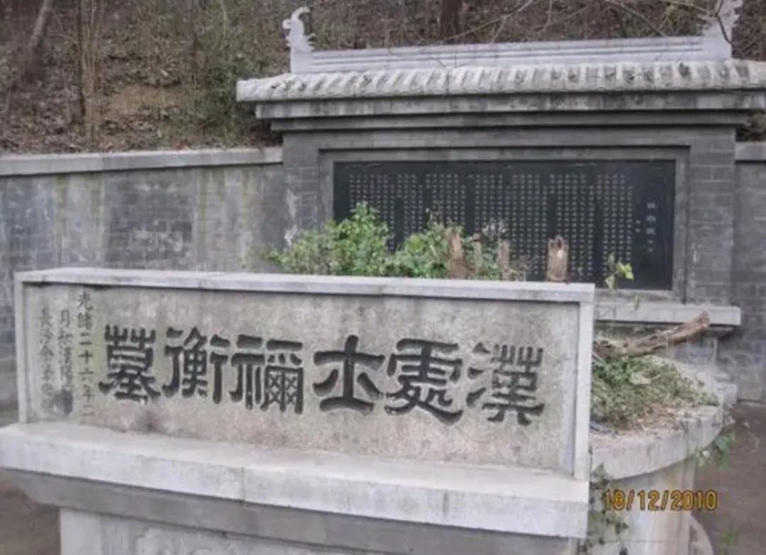 源自不系舟微博《鹦鹉洲》