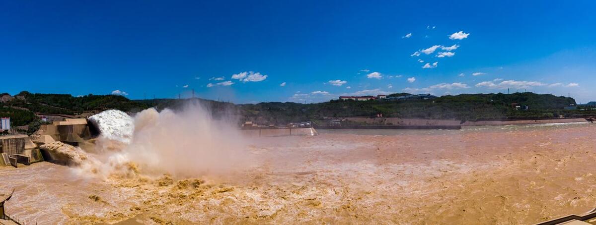诗仙李白的一生纪录片解说稿,诗仙李白的一生是怎样的呢