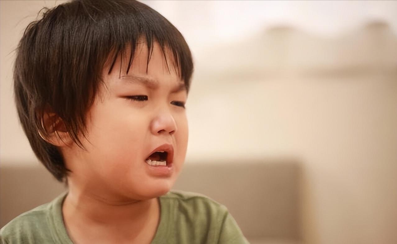 2岁宝宝哭闹一招搞定,宝宝2岁不到脾气倔强怎么办