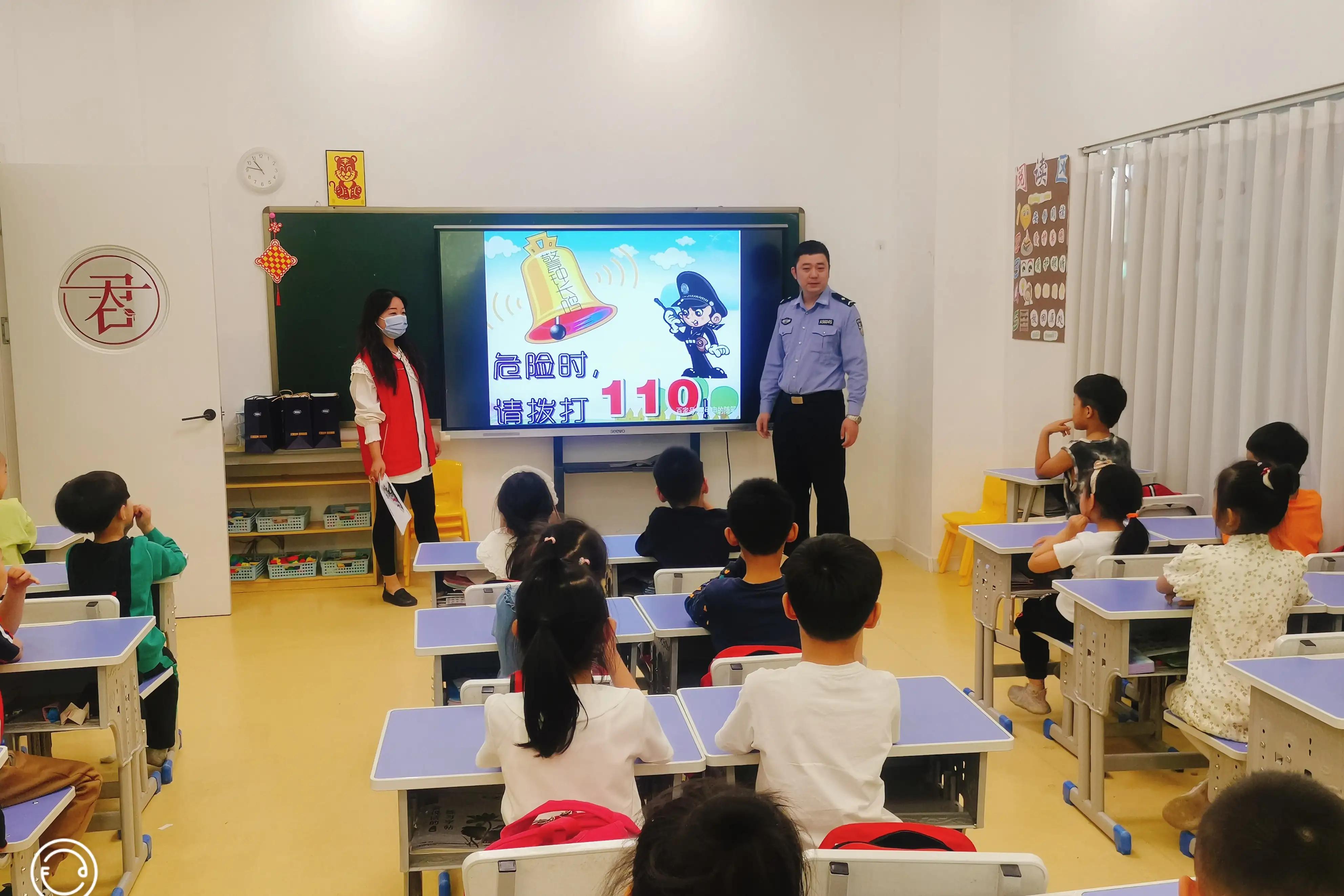 哈尔滨保国街派出所警察,哈尔滨保国街派出所