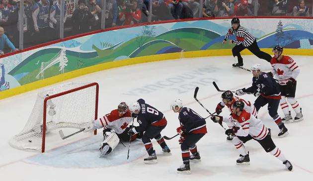 冰球比赛打架名场面,冰球打架正常吗