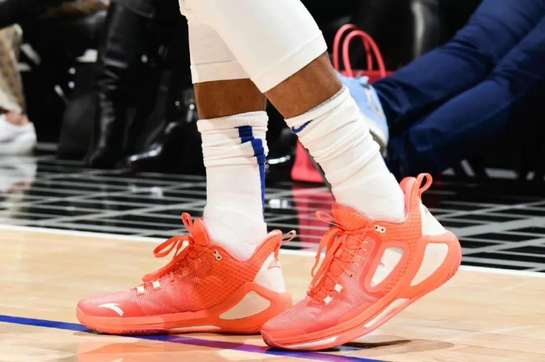 塔克今日上脚球鞋,nba球星鞋王塔克在哪支球队