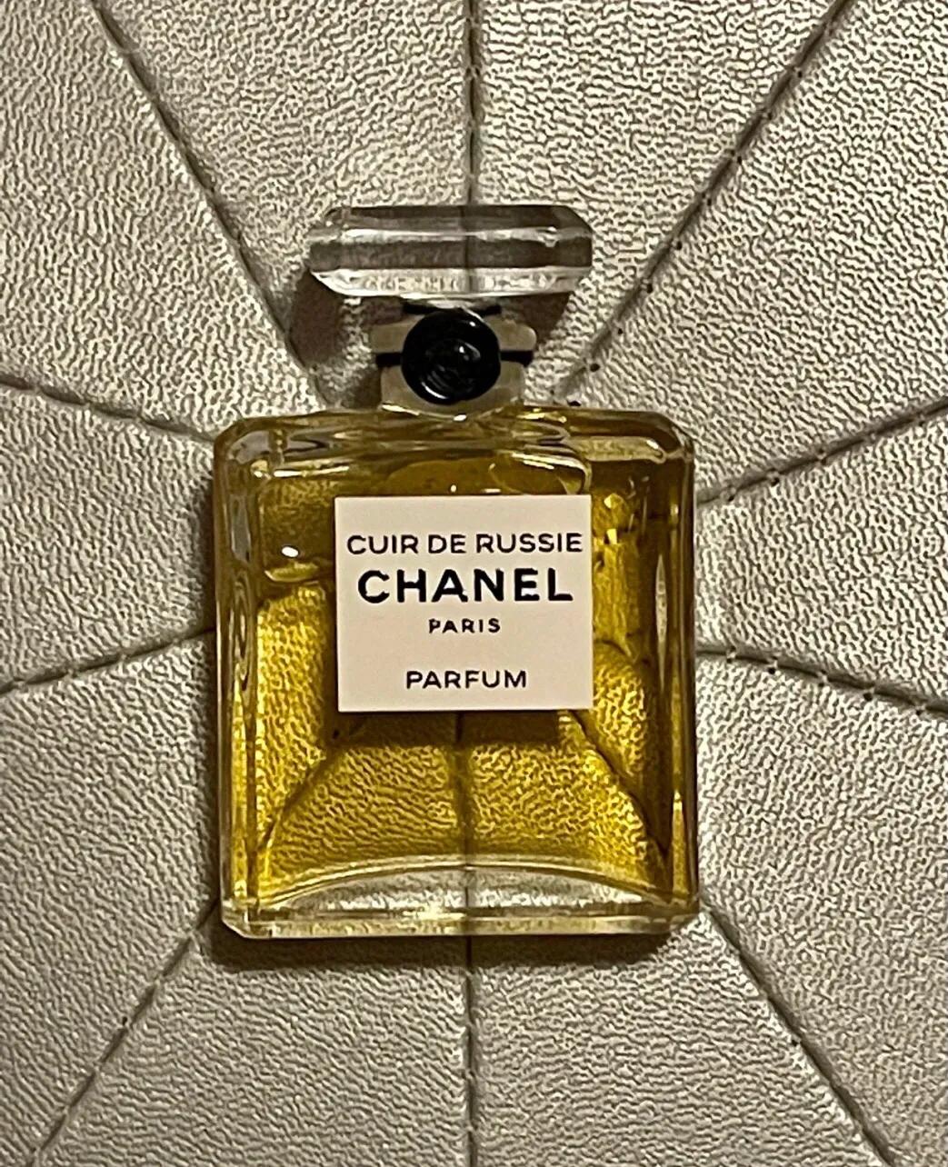 揭开谜一样的可可·香奈儿（七）~“俄罗斯皮革”的印记