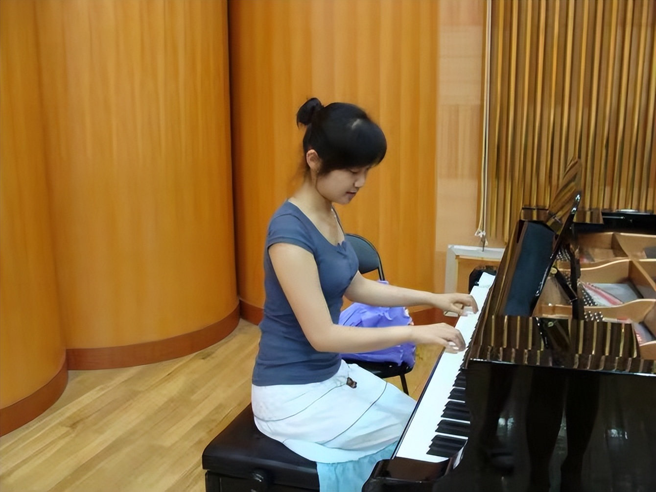 我80后，德国老公是大学教授，却没房没车没存款，月薪只有2000元