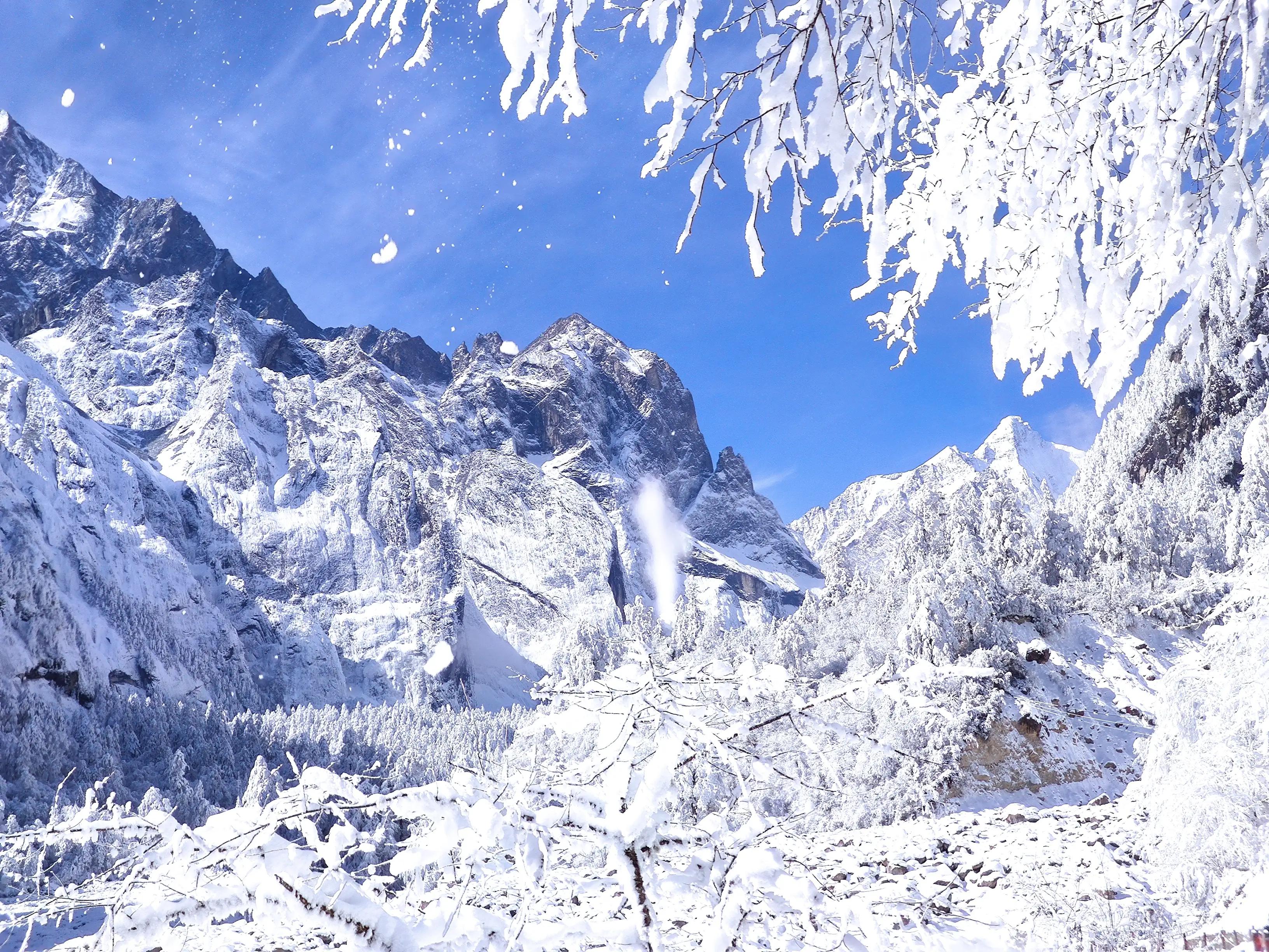 川西雪景旅游地,四川燕子沟旅游攻略