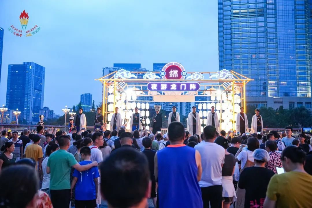 浜浉鎴愰兘杞﹀睍,浜浉鎴愰兘