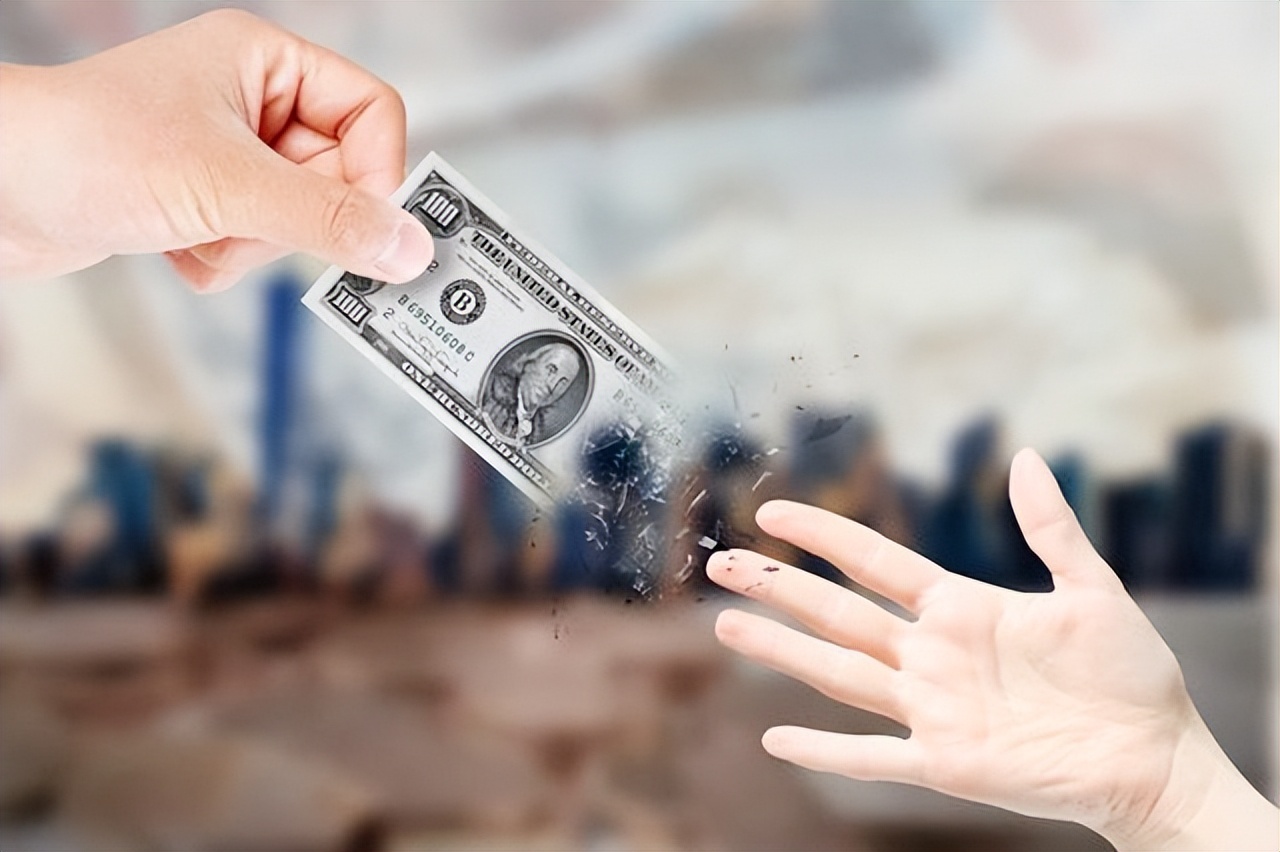 中国大量抛售美国国债会怎么样,中国如果抛售美国国债会怎样