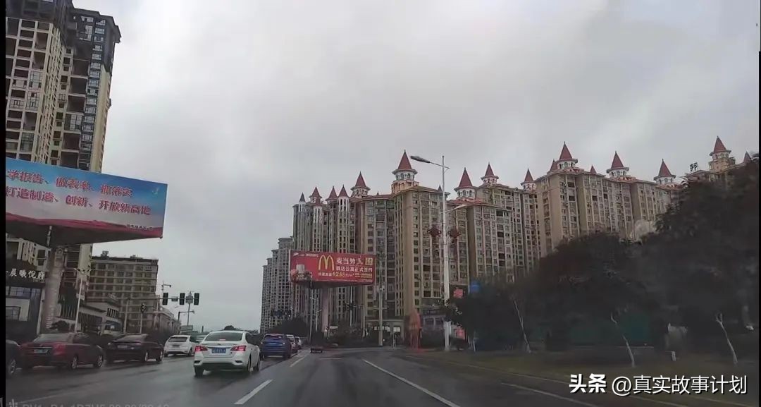 县城的房子砸手里了,县城房产砸在年轻人手里