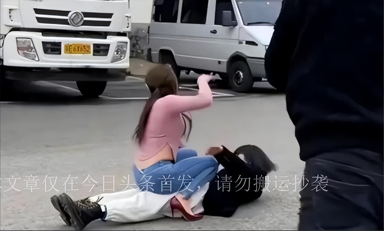 原配暴打小三故事,原配暴打小三真实故事