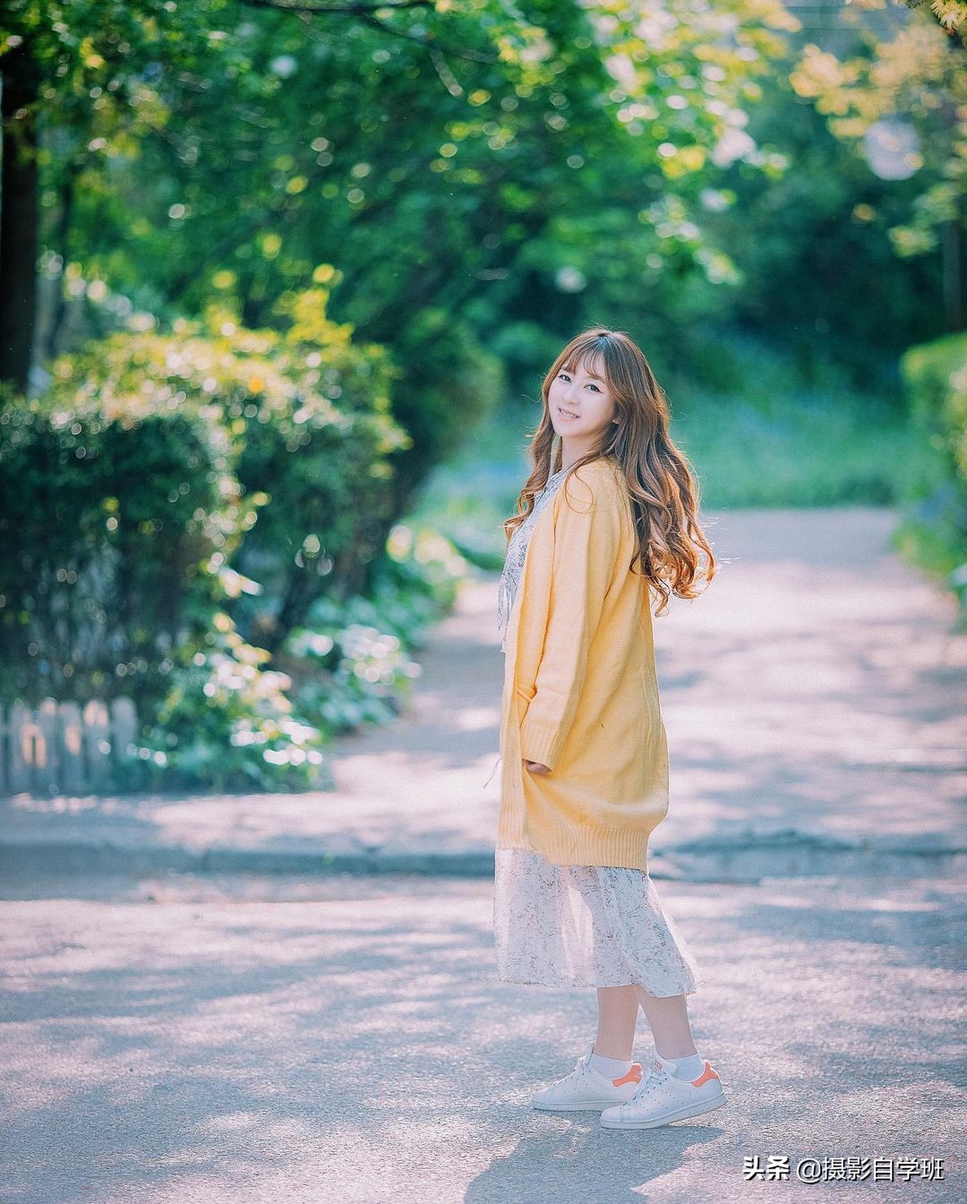 怎么拍显腿长全身照,怎么拍照显腿长不需要摄影师