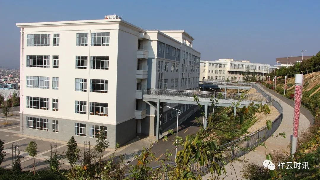 传承红色精神争做时代楷模,传承红色基因争做新时代标兵