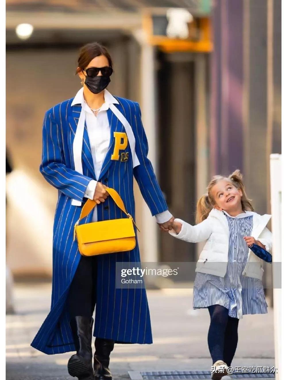 c罗前女友街头大秀好身材,c罗女友乔治娜泳衣广告