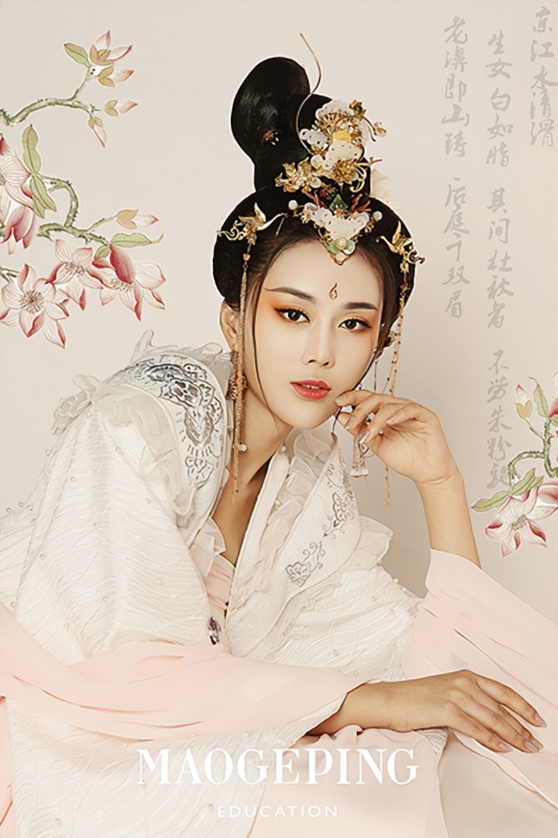 毛戈平化妆学校哪个校区最好,毛戈平化妆学校学费价目表