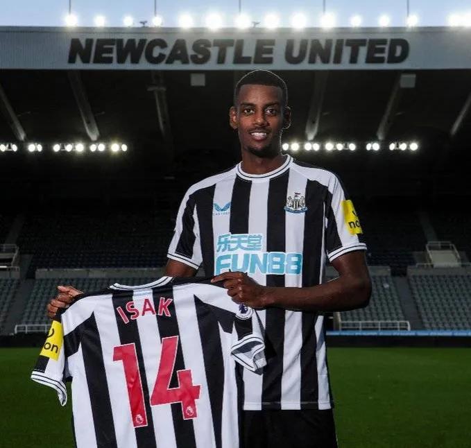 7000万欧签下小伊布！纽卡正式叫板英超旧豪强