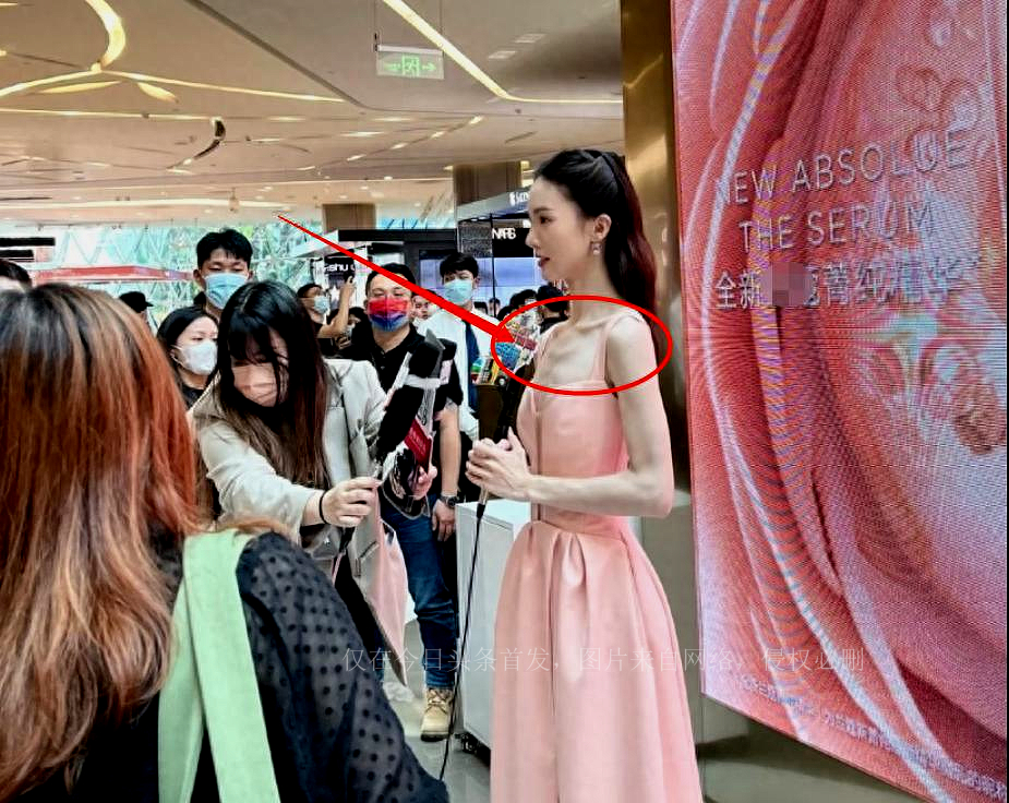 金晨瘦成排骨胸,金晨颖儿环球影视城