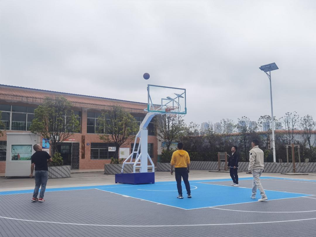 云岩区大凹村：多功能运动场实现家门口的“健身自由”