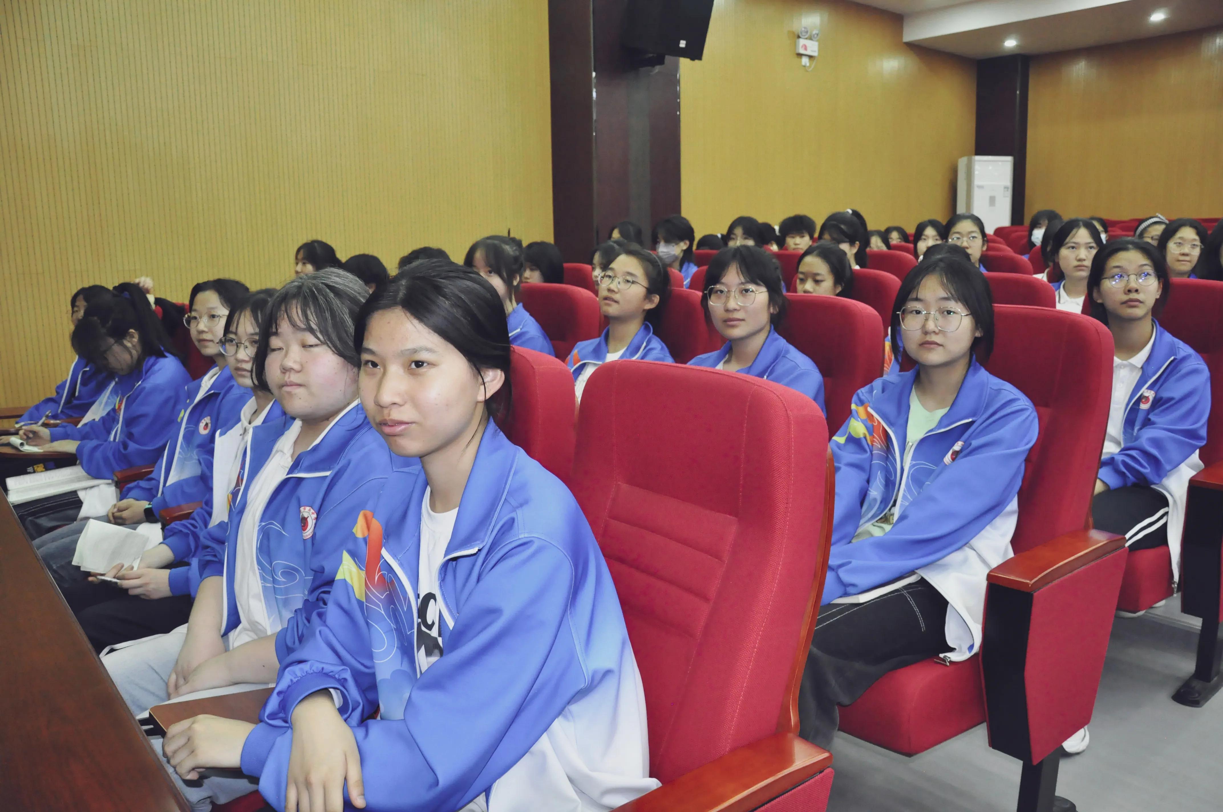 石油中学：为青春负责，做最美女生